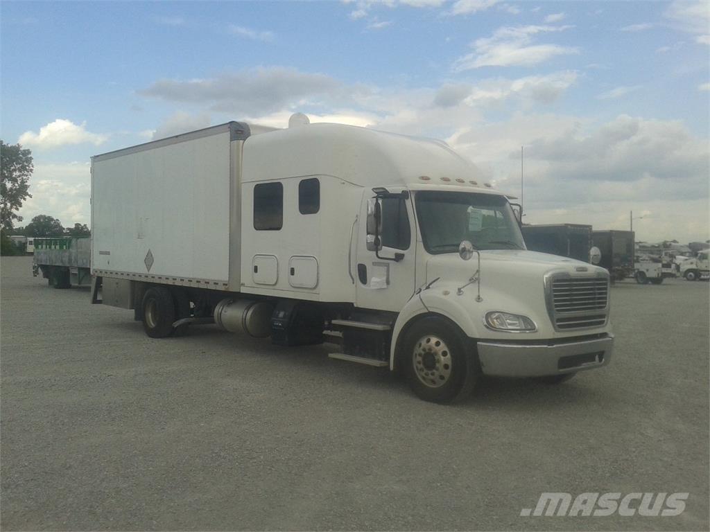 Freightliner M2-112 Camiones caja cerrada