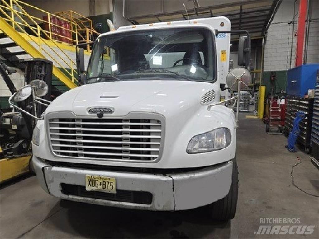 Freightliner M2106 Camiones botelleros
