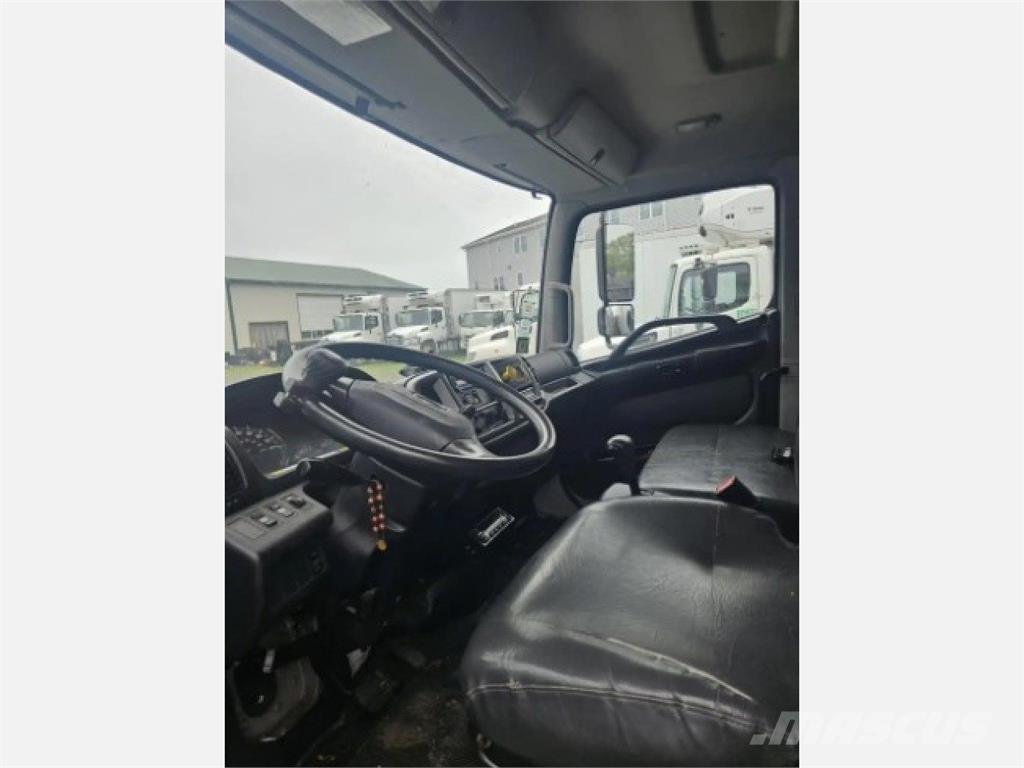 Hino 268 Isotermos y frigoríficos