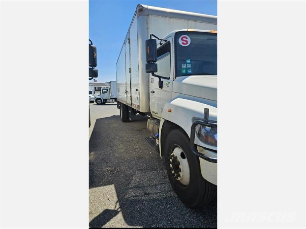 Hino 268 Camiones caja cerrada