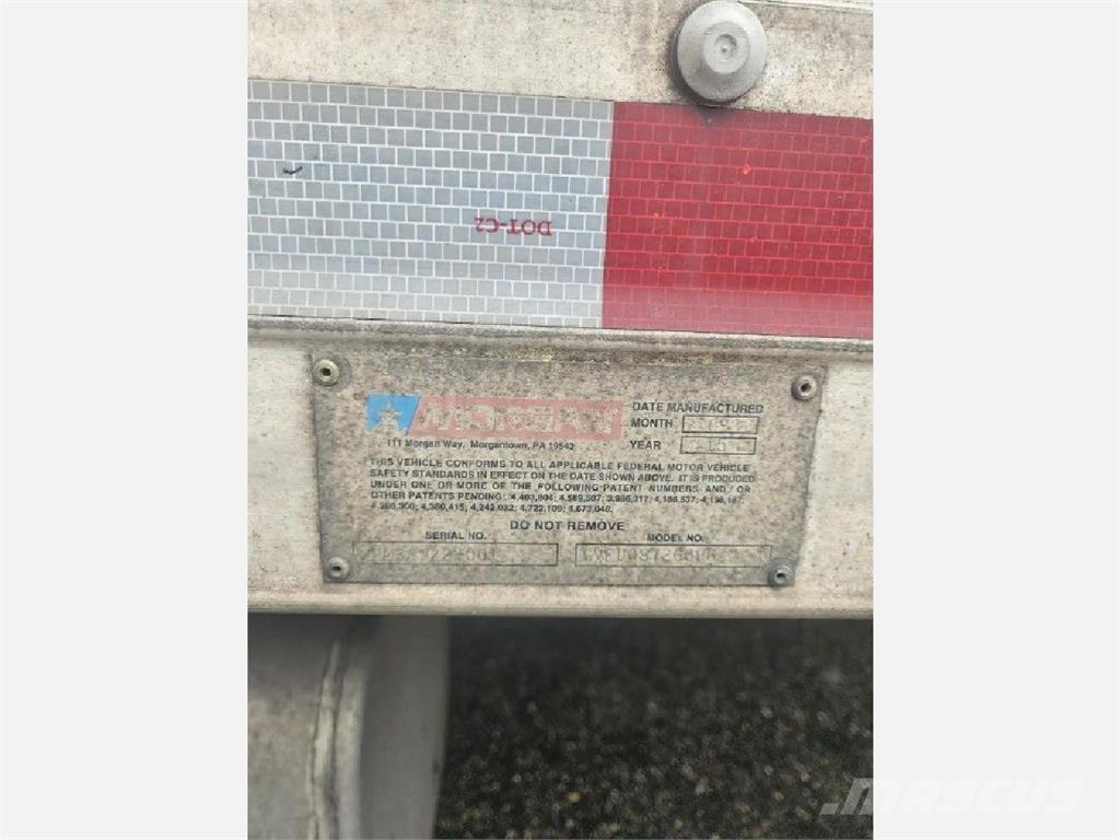 Hino 268 Camiones caja cerrada