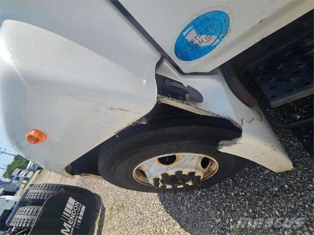 Hino 268 Camiones caja cerrada