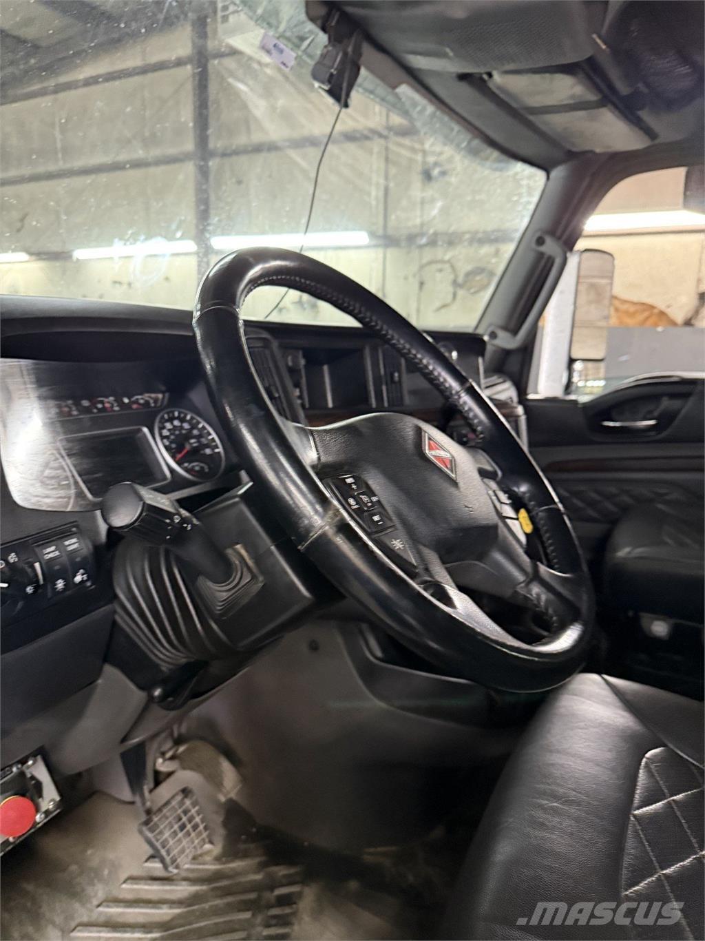 International HX620 Cabezas tractoras