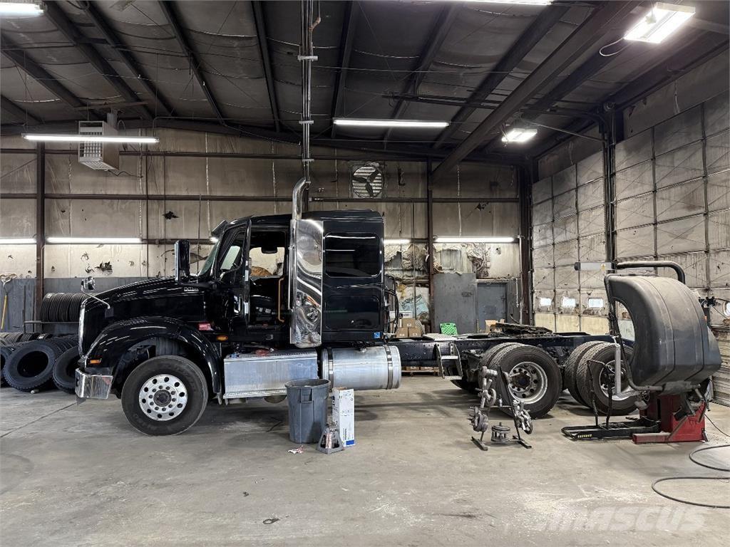 International HX620 Cabezas tractoras