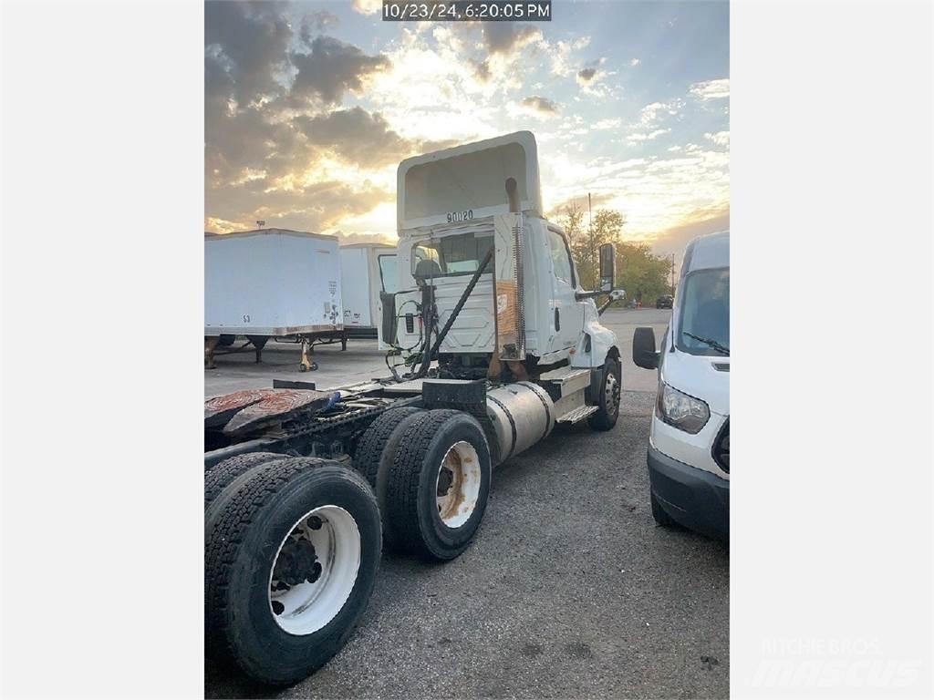 International LT Cabezas tractoras