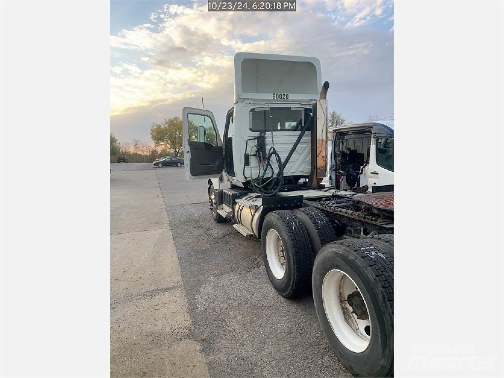 International LT Cabezas tractoras