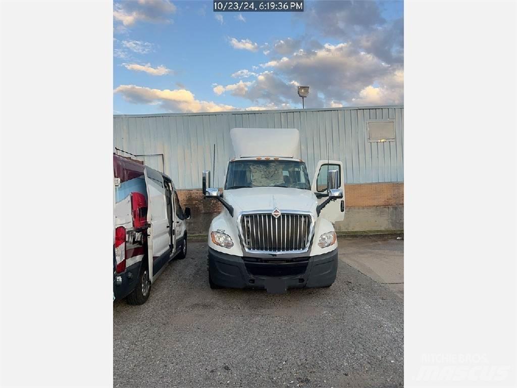 International LT Cabezas tractoras