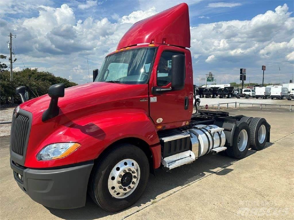 International LT Cabezas tractoras