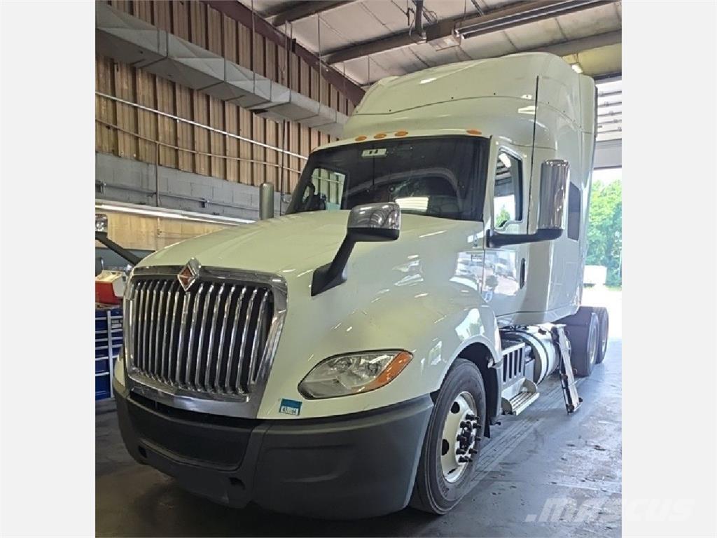 International LT Cabezas tractoras