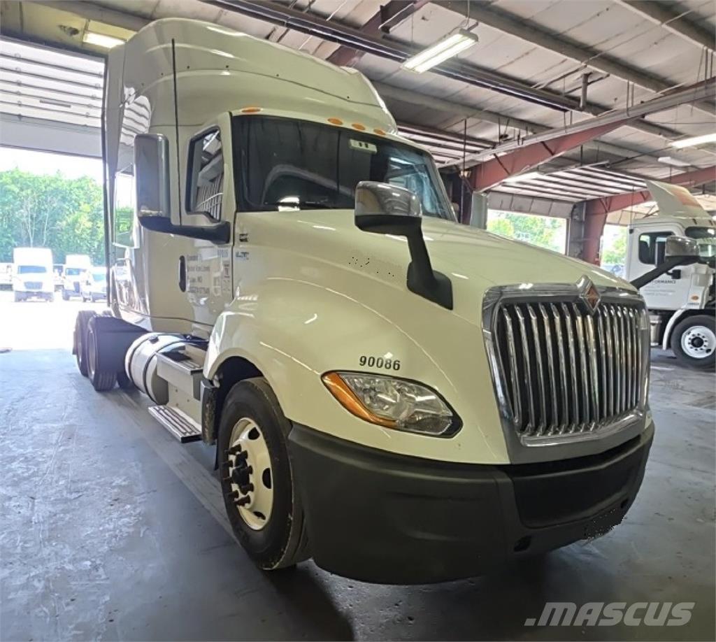 International LT Cabezas tractoras