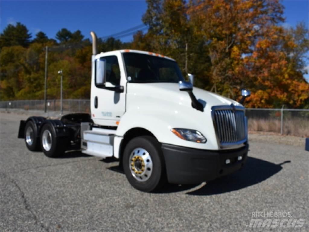 International LT625 Cabezas tractoras