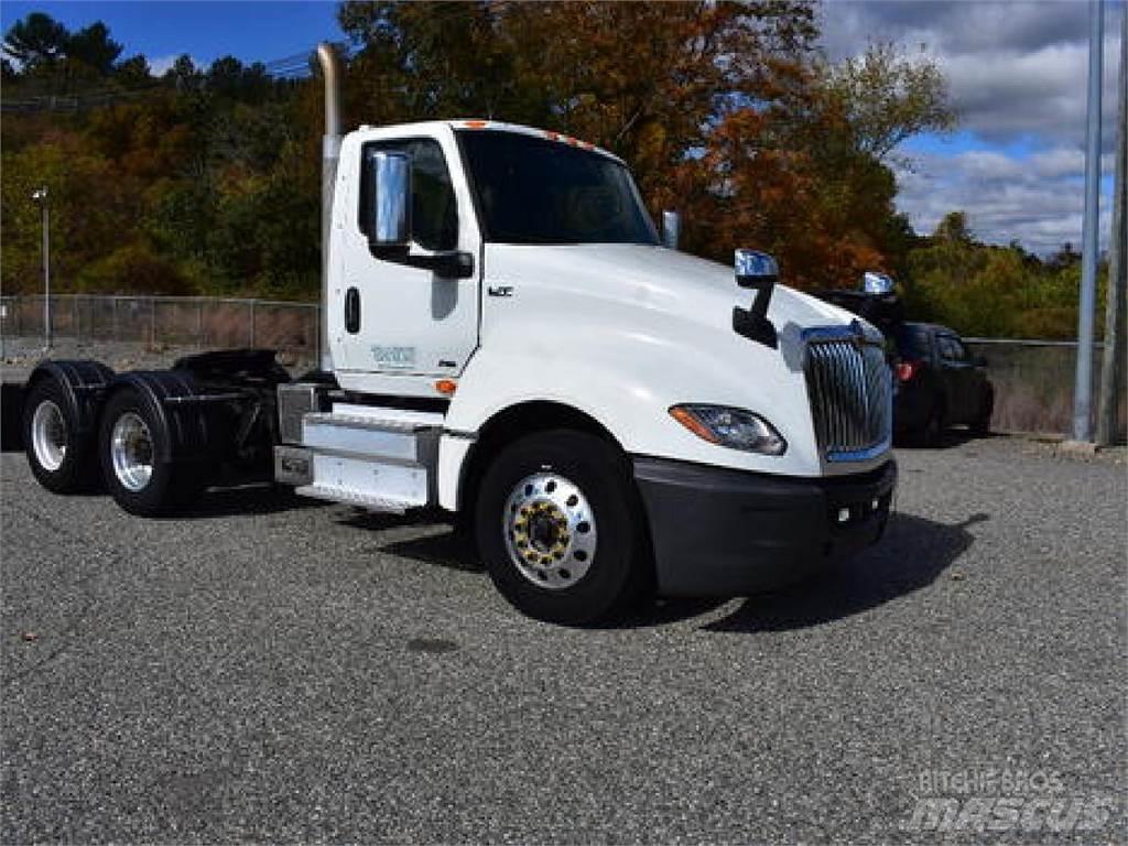 International LT625 Cabezas tractoras