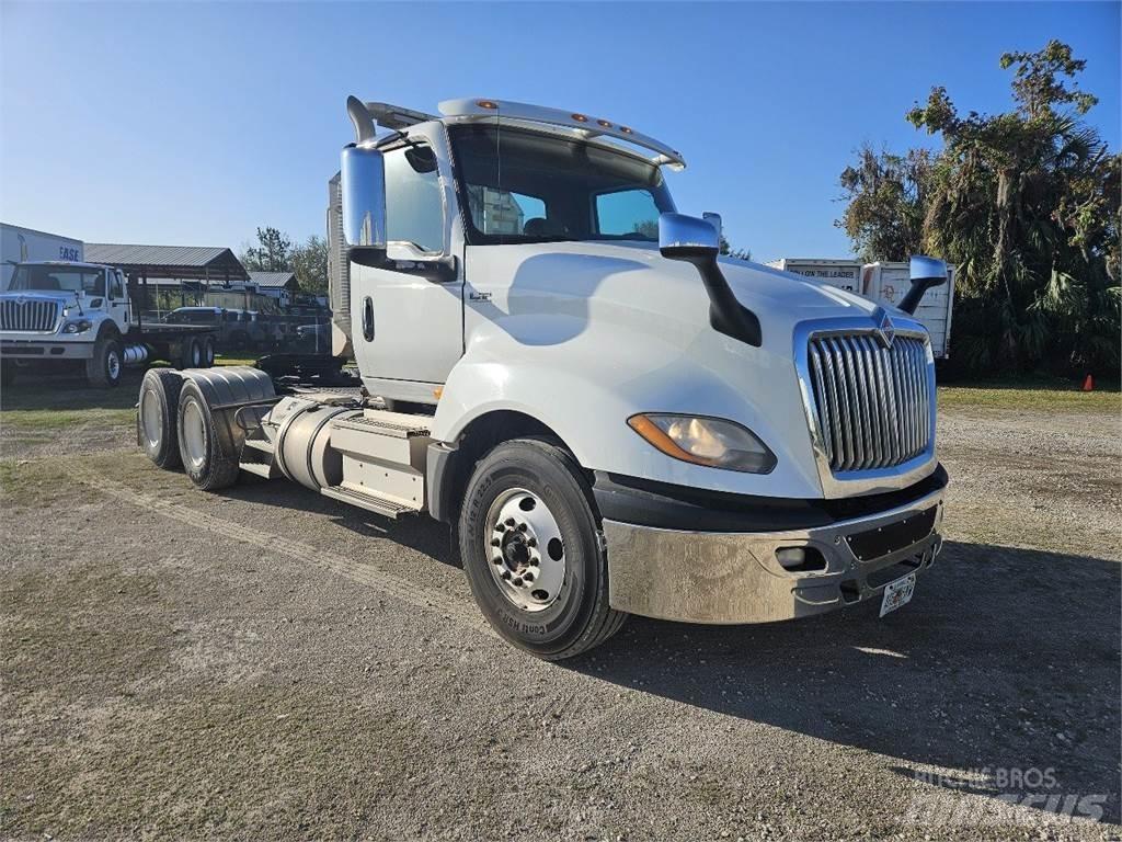 International LT625 Cabezas tractoras