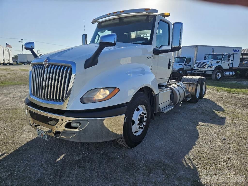 International LT625 Cabezas tractoras