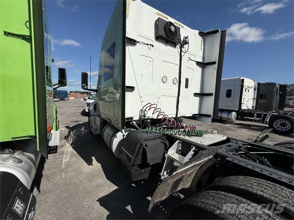 International LT625 Cabezas tractoras