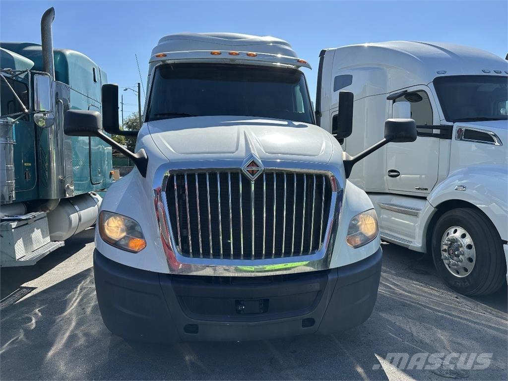 International LT625 Cabezas tractoras