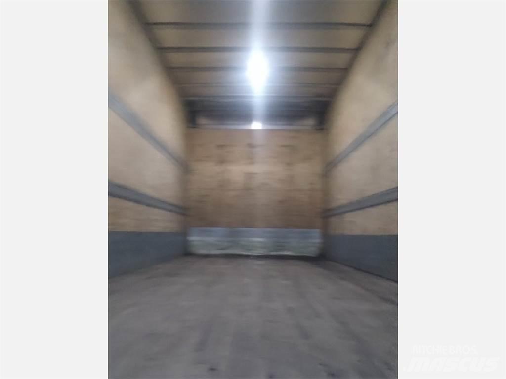 International MV Camiones caja cerrada