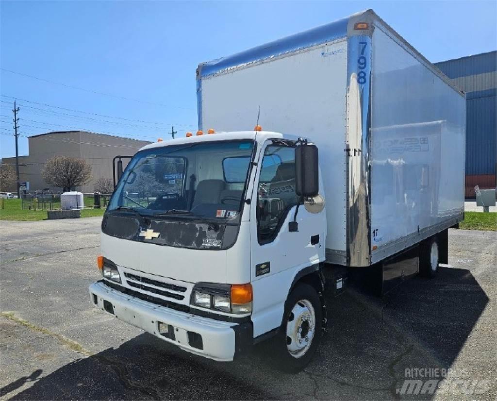 Isuzu NPR Camiones caja cerrada