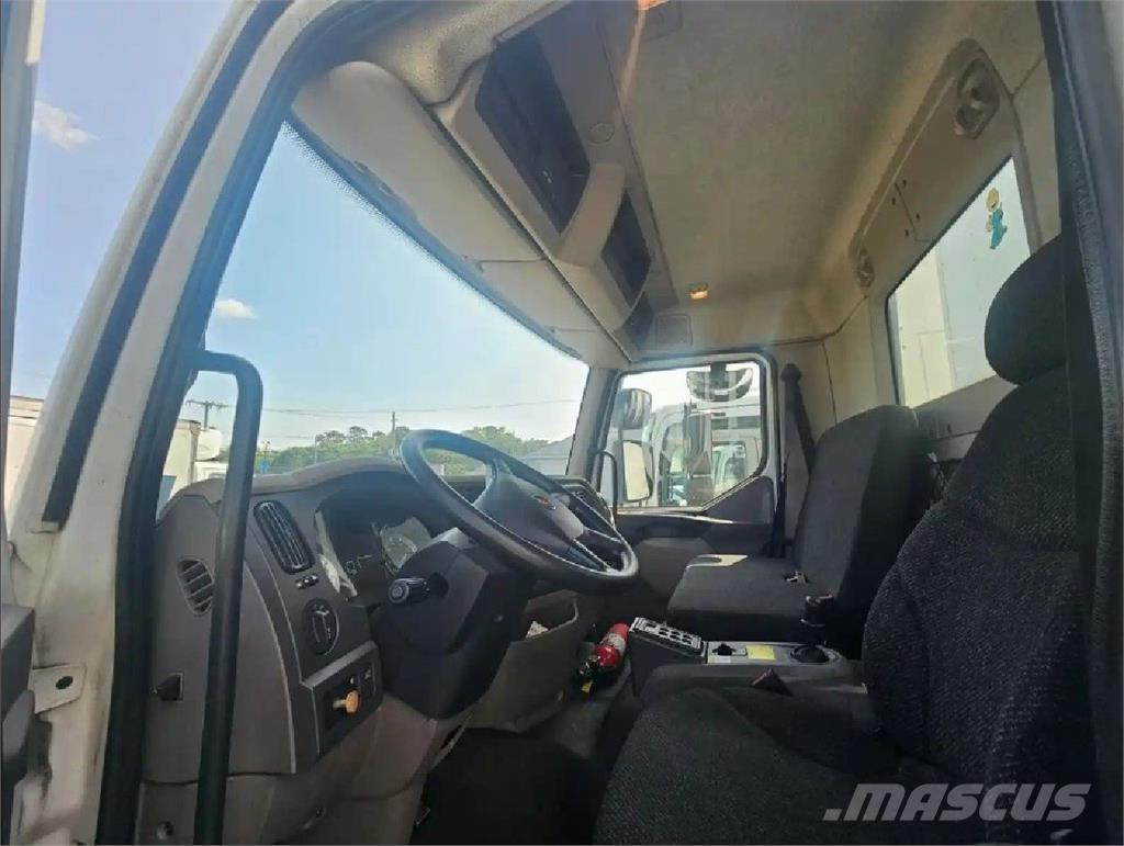Kenworth K370 Camiones caja cerrada