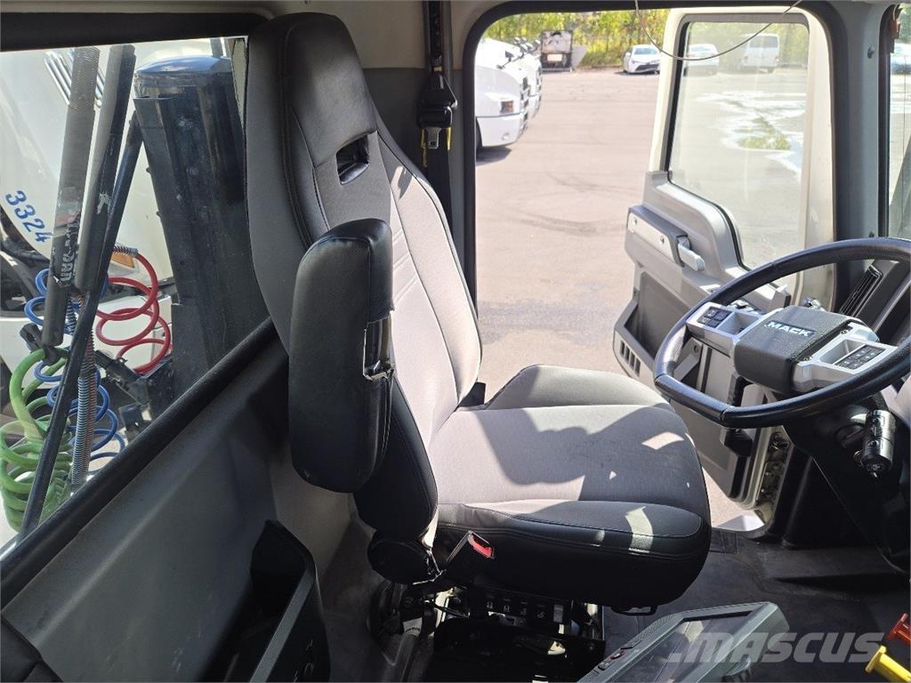 Mack AN64T Cabezas tractoras