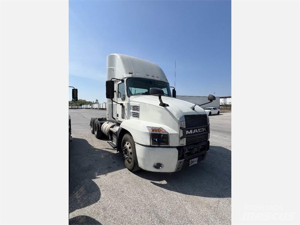 Mack Anthem AN64T Cabezas tractoras