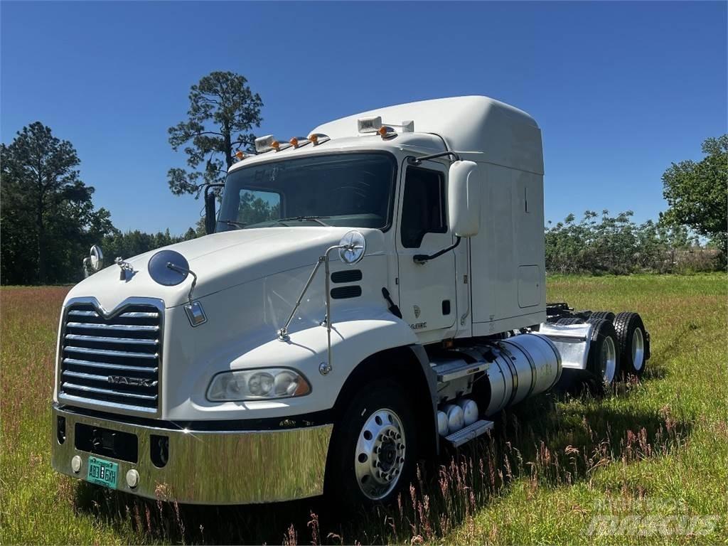 Mack CXU 613 Cabezas tractoras