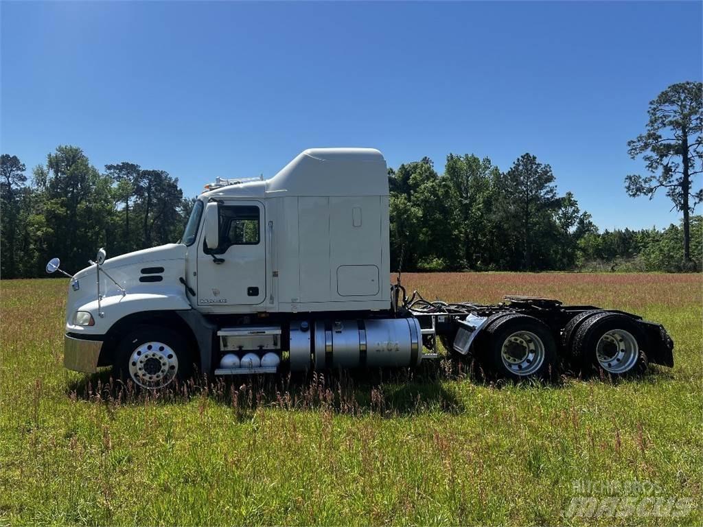 Mack CXU 613 Cabezas tractoras