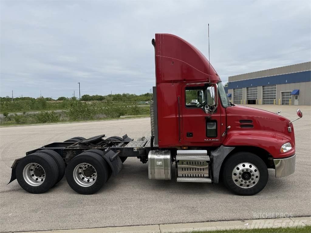 Mack CXU613 Cabezas tractoras