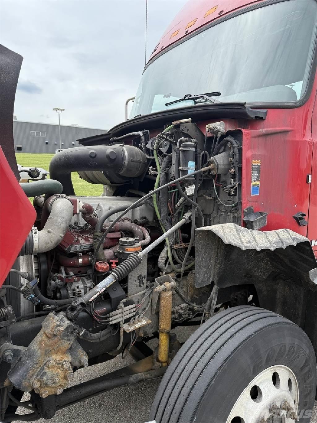 Mack CXU613 Cabezas tractoras