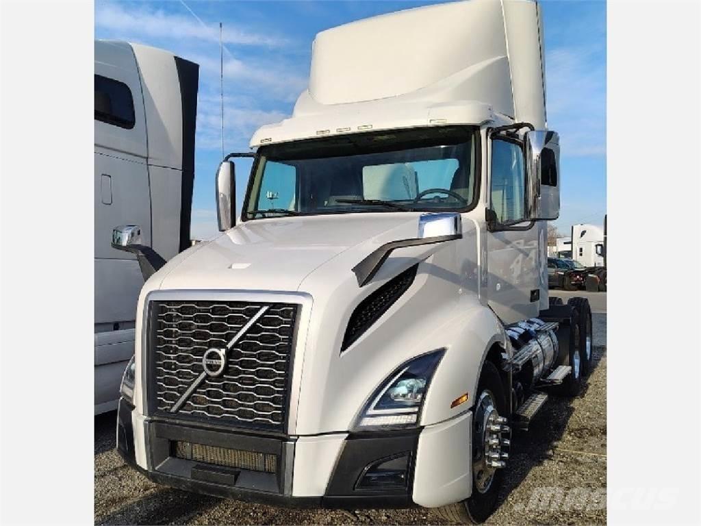 Volvo VNL300 Cabezas tractoras