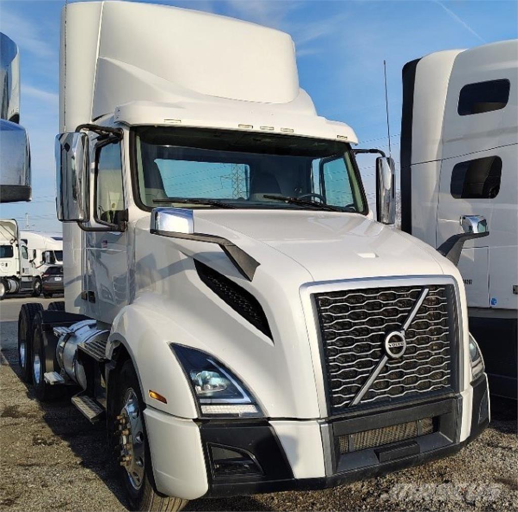 Volvo VNL300 Cabezas tractoras