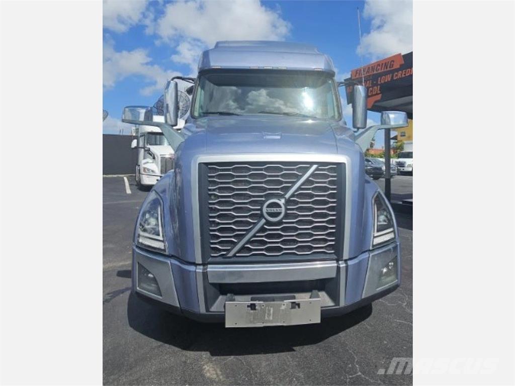 Volvo VNL64T760 Cabezas tractoras