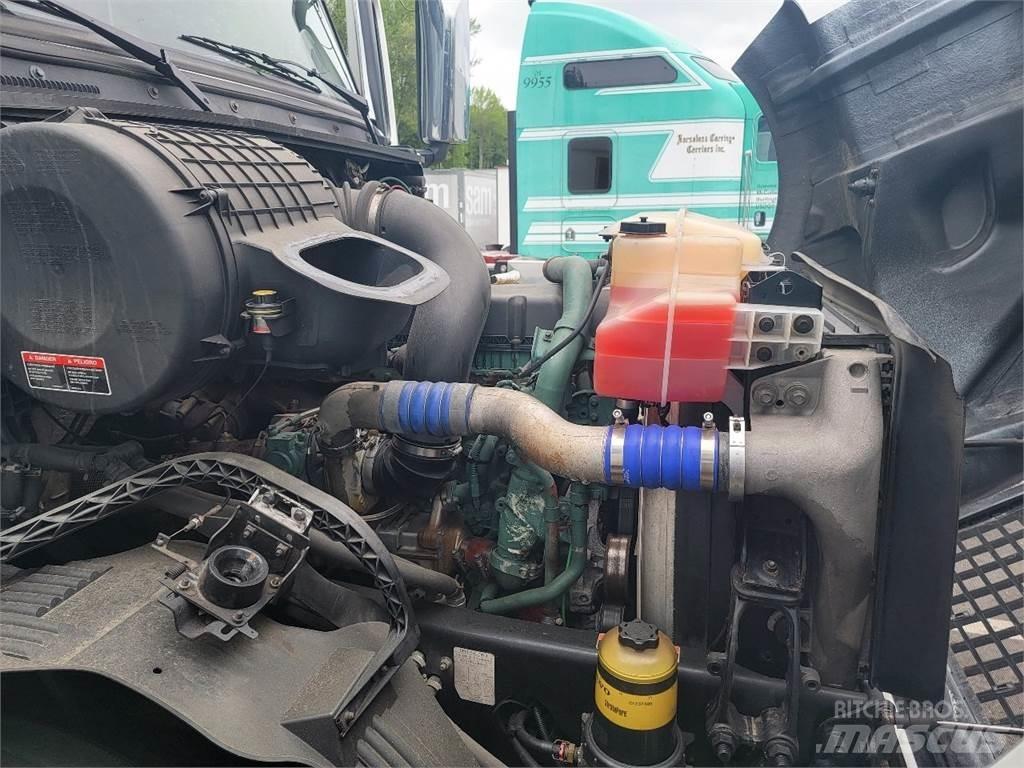Volvo VNL64T780 Cabezas tractoras