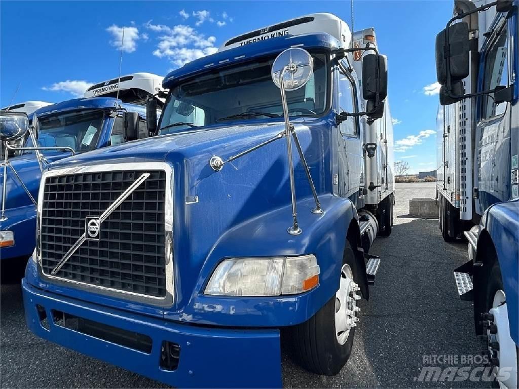 Volvo VNM64T200 Isotermos y frigoríficos