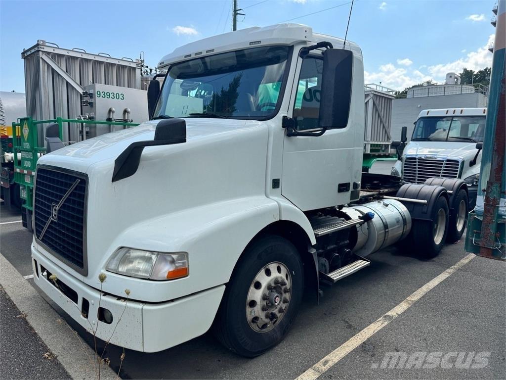 Volvo VNM64T200 Cabezas tractoras