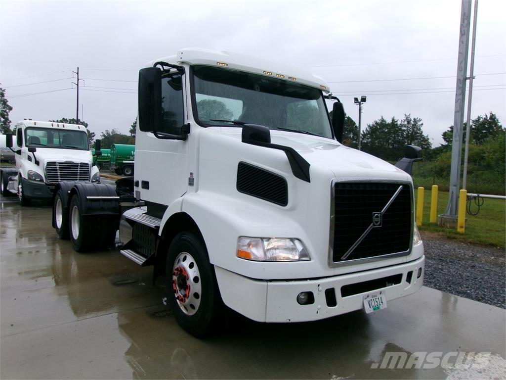 Volvo VNM64T200 Cabezas tractoras