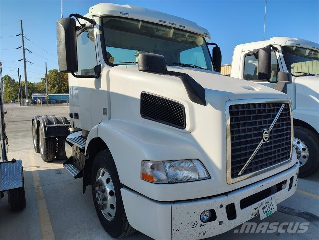 Volvo VNM64T200 Cabezas tractoras