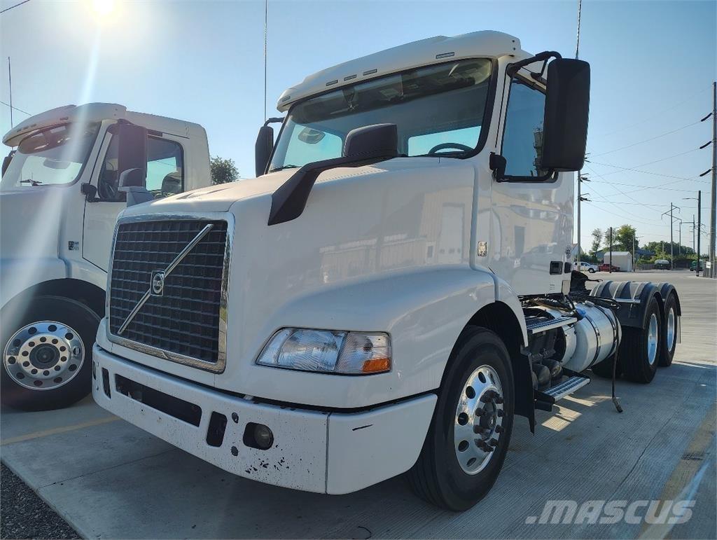 Volvo VNM64T200 Cabezas tractoras