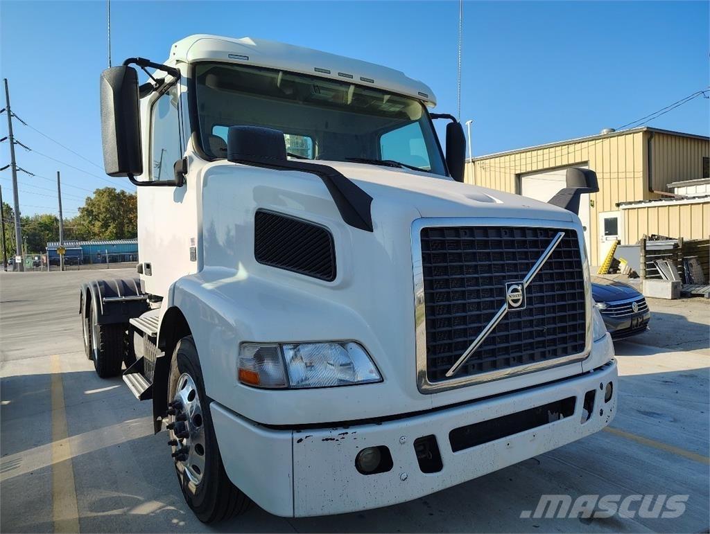 Volvo VNM64T200 Cabezas tractoras