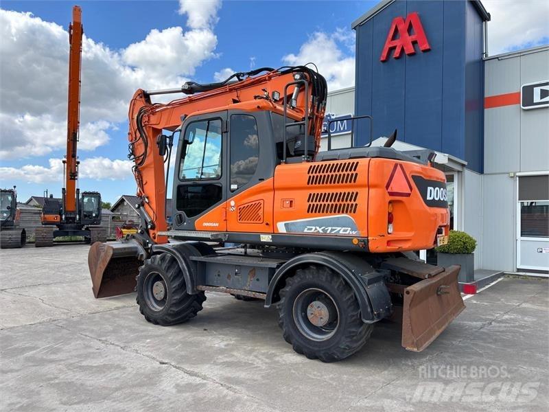 Doosan DX170W-5 Excavadoras de ruedas