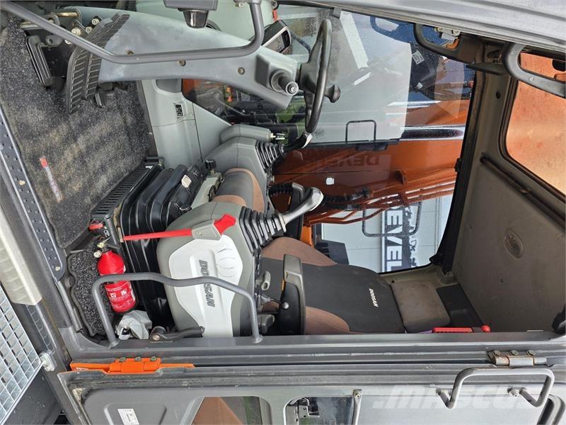 Doosan DX170W-5 Excavadoras de ruedas