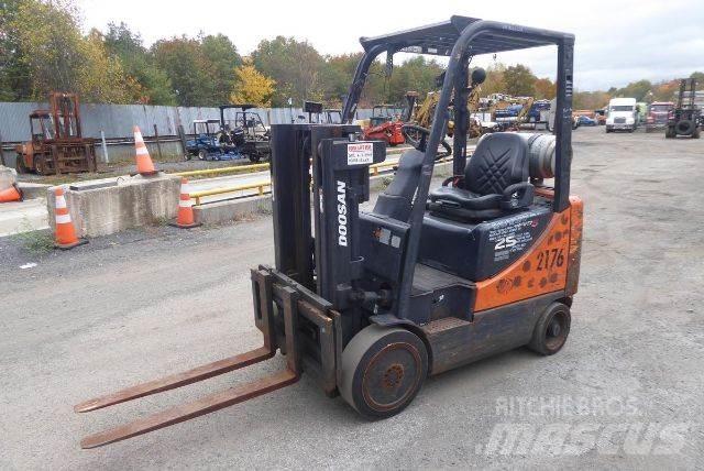 Doosan GC25P-5 Otras carretillas elevadoras