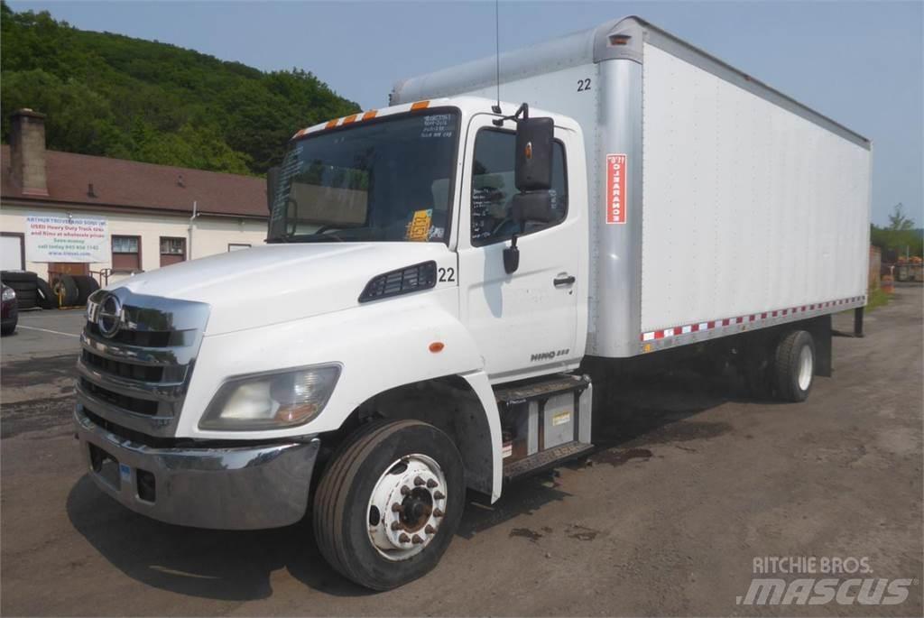 Hino 258 Camiones caja cerrada