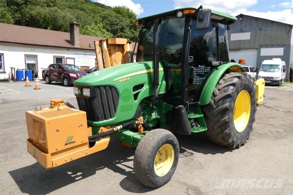 John Deere 5085M Tractores
