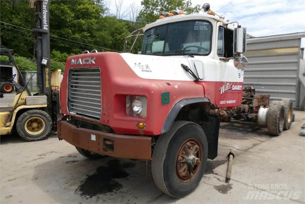 Mack DM688X Camiones chasis