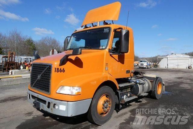 Volvo VNM42T Camiones chasis