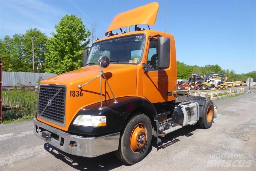 Volvo VNM42T Camiones chasis