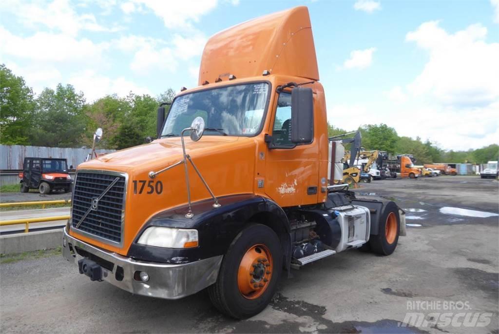Volvo VNM42T Camiones chasis