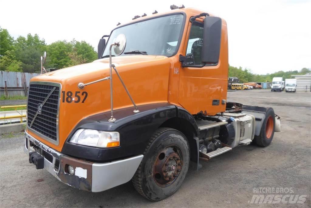 Volvo VNM42T Camiones chasis