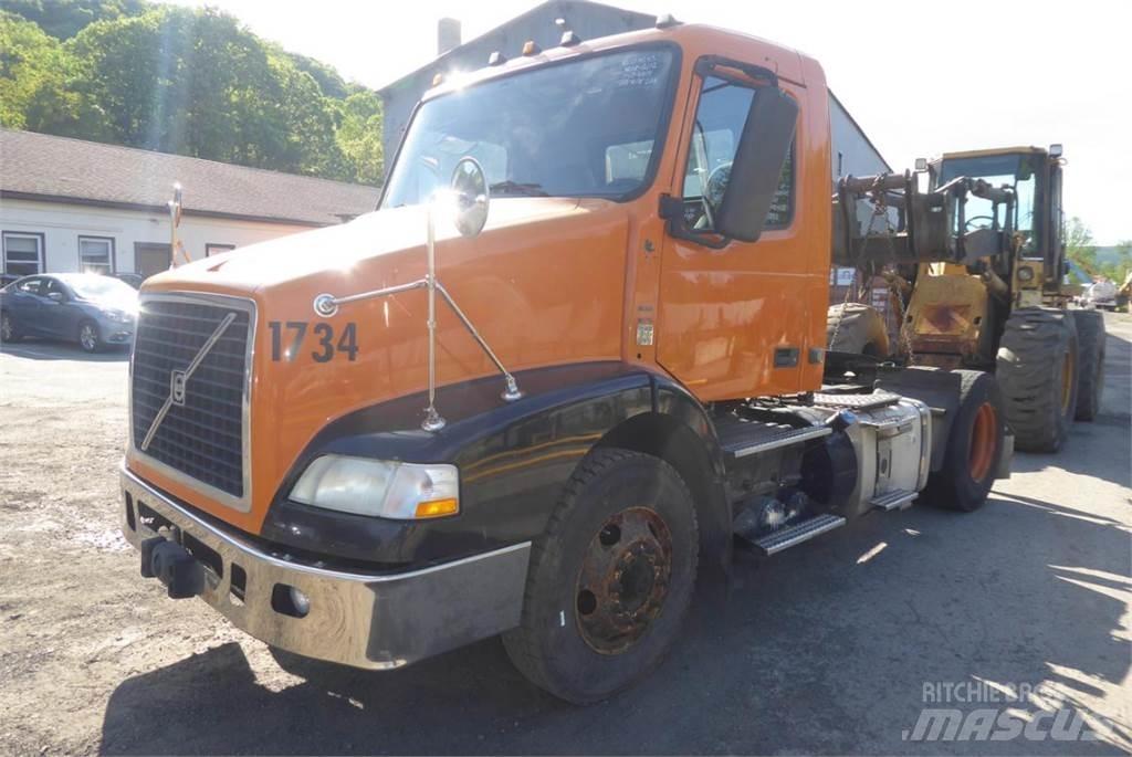 Volvo VNM42T Camiones chasis